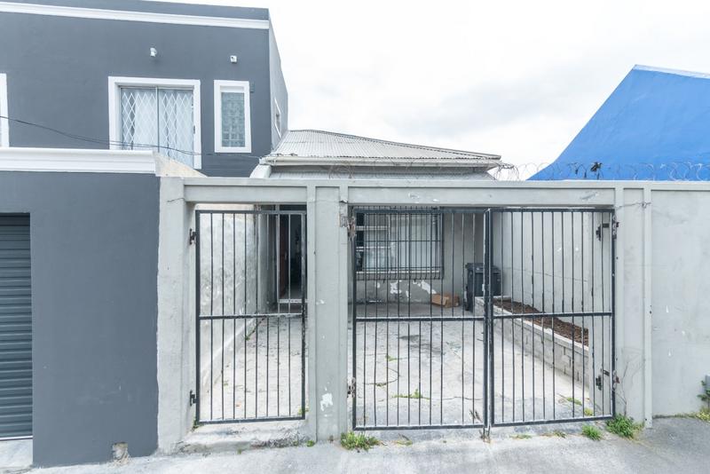 2 Bedroom Property for Sale in Woodstock Western Cape
